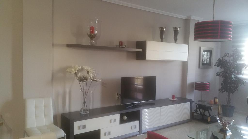 Apartamento Eduardo Dato Sevilla Buitenkant foto