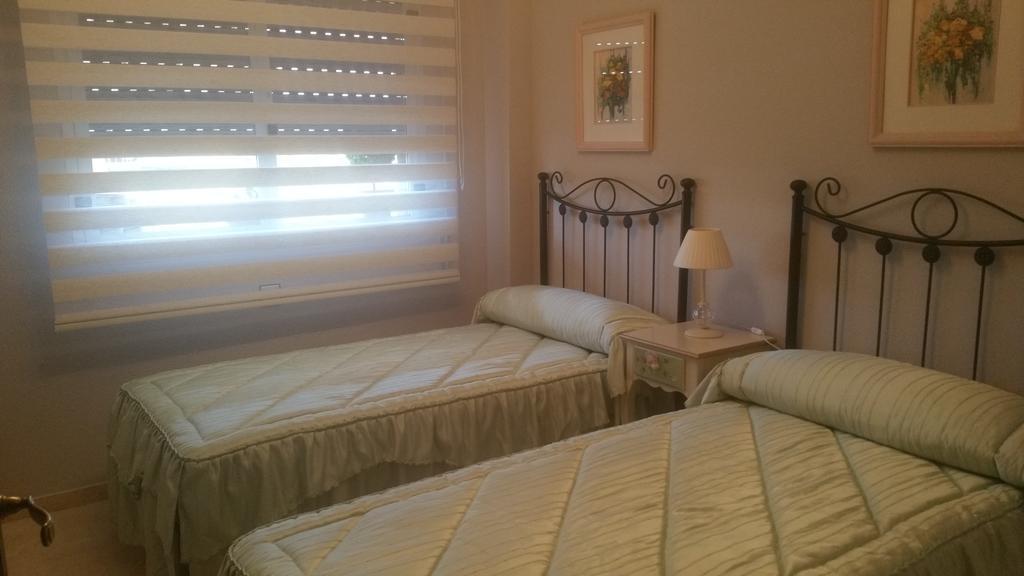 Apartamento Eduardo Dato Sevilla Buitenkant foto