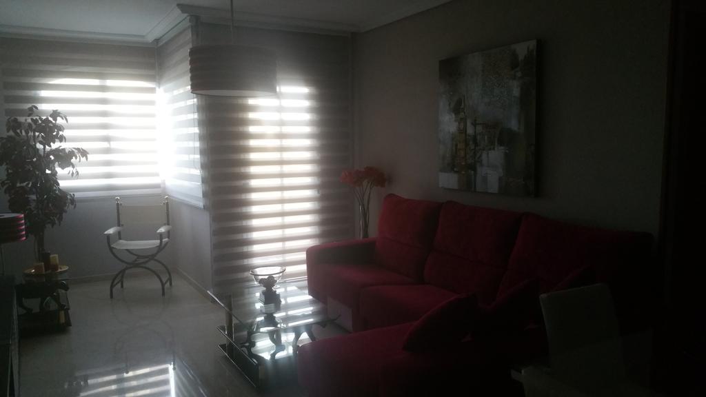 Apartamento Eduardo Dato Sevilla Buitenkant foto