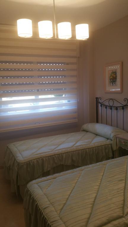 Apartamento Eduardo Dato Sevilla Buitenkant foto